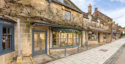 Phố Upper High, Broadway, Worcestershire (Ảnh: Internet) Phố Upper High, Broadway, Worcestershire (Ảnh: Internet)