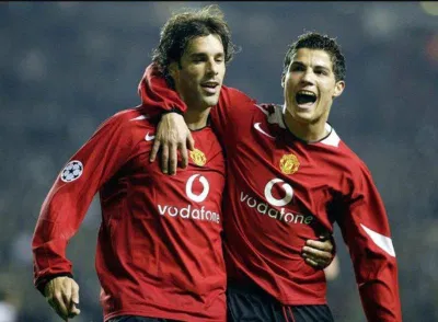 Sự nghiệp đỉnh cao của Ruud van Nistelrooy dưới màu áo MU. (Nguồn: Internet) Sự nghiệp đỉnh cao của Ruud van Nistelrooy dưới màu áo MU. (Nguồn: Internet)