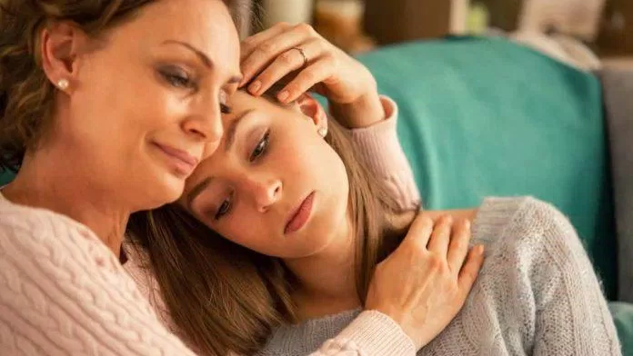 Cha mẹ tâm sự giúp trẻ mở lòng để thực hiện test trầm cảm tuổi dậy thì. (Nguồn: Internet). Cha mẹ tâm sự giúp trẻ mở lòng để thực hiện test trầm cảm tuổi dậy thì. (Nguồn: Internet).