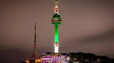 Tháp Namsan vào đêm (Ảnh: Internet)
