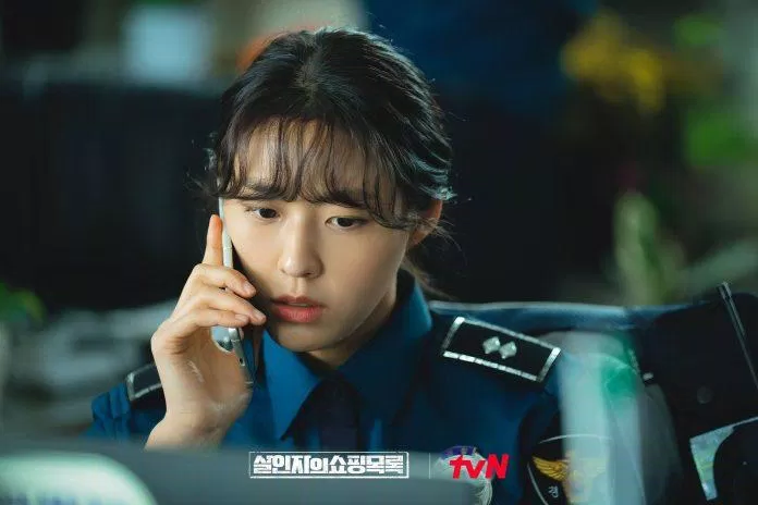 Seolhyun vào vai Do Ah Hee, người bạn gái cảnh sát nhiệt huyết (Ảnh: Internet)