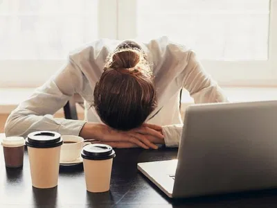 Thiếu ngủ và mệt mỏi là tình trạng phổ biến với nhiều người (Ảnh: Internet). Thiếu ngủ và mệt mỏi là tình trạng phổ biến với nhiều người (Ảnh: Internet).