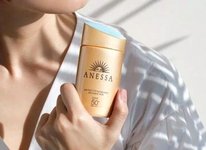 Sữa chống nắng vật lý lai hoá học Anessa Perfect UV Sunscreen Skincare Milk (Ảnh: Internet).