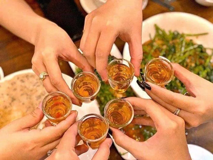 Quán có rất nhiều loại bia và rượu phù hợp với tất cả mọi người.