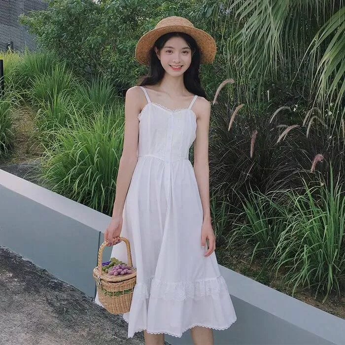 Váy hai dây (Nguồn: Internet).