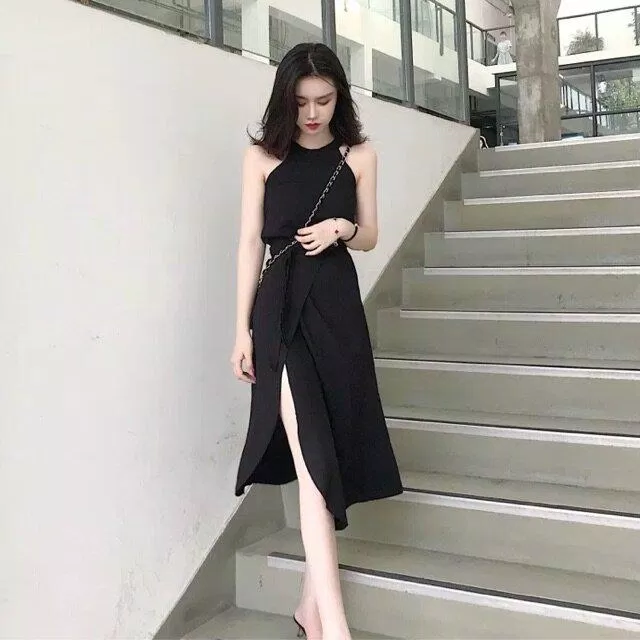 Váy xẻ tà giúp bạn khoe khéo đôi chân (Nguồn: Internet).