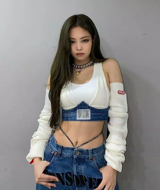 Quần cạp trễ với dây buộc eo cá tính Quần cạp trễ với dây buộc eo cá tính