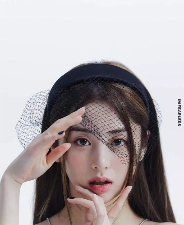 Thành viên Huh Yunjin của nhóm nhạc LE SSERAFIM. (Ảnh: Internet) Thành viên Huh Yunjin của nhóm nhạc LE SSERAFIM. (Ảnh: Internet)