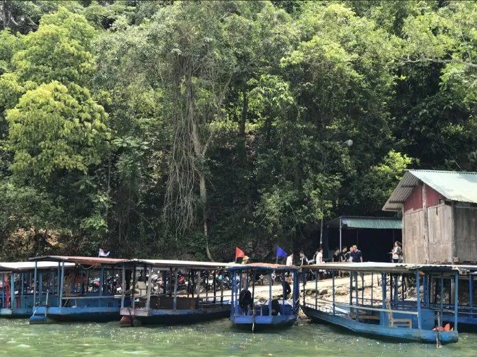 Bến xuồng ở Hồ Ba Bể (Ảnh: Thảo Vân). Bến xuồng ở Hồ Ba Bể (Ảnh: Thảo Vân).