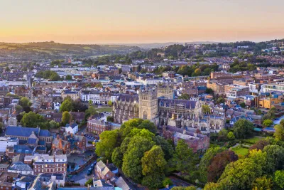 Toàn cảnh thành phố Exeter (Ảnh: Internet) Toàn cảnh thành phố Exeter (Ảnh: Internet)