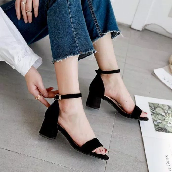 giày cao gót đế vuông