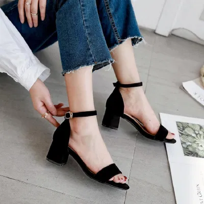 giày cao gót đế vuông