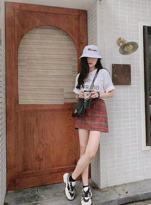 Cách phối đồ với giày sneaker
