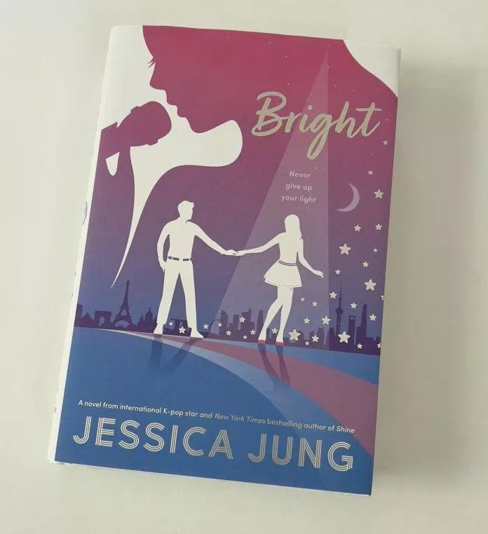 Cuốn tiểu thuyết Bright vừa ra mắt của Jessica.