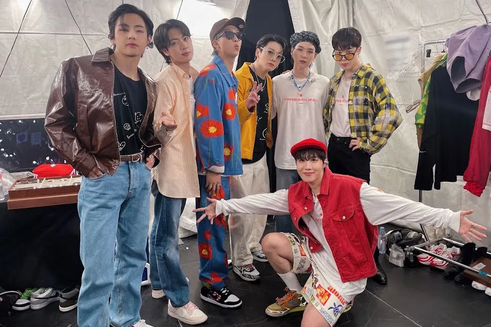 BTS có một kho tàng khổng lồ với 28 MV comeback chính thức, chưa kể các MV hợp tác, các MV cho các dự án không phải comeback chính thức của BTS (Nguồn: Internet)