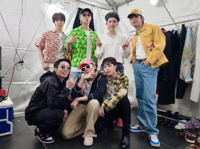 Phần đông các ARMY vẫn trông chờ và ủng hộ hết mình màn comeback lần này của BTS (Nguồn: Internet)