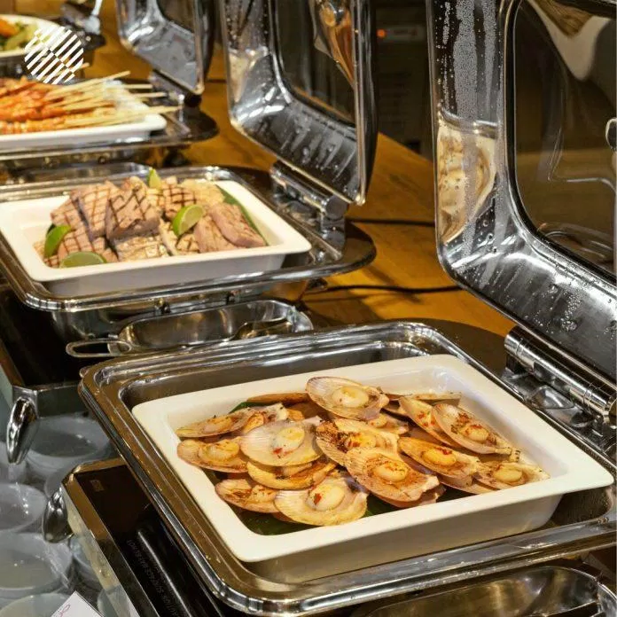 Các món ăn tại Nhà hàng buffet hải sản Azure Beach Lounge Pullman Đà Nẵng (Ảnh Internet)