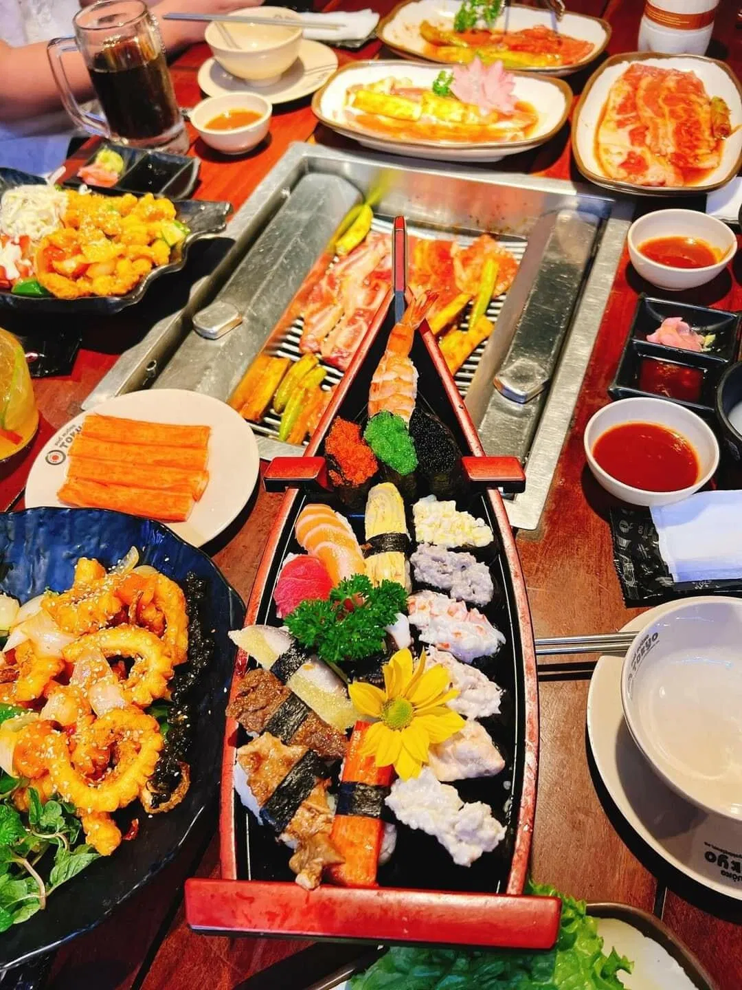 Top 12 nhà hàng buffet hải sản tại Đà Nẵng mà bạn không thể bỏ lỡ buffet hải sản buffet hải sản tại đà nẵng Đà Nẵng hải sản ngũ hành nhà hàng Nhà hàng buffet hải sản Azure Beach Lounge Pullman Đà Nẵng Nhà hàng buffet hải sản Bé Biển Đà Nẵng Nhà hàng buffet hải sản Biển Mặn Đà Nẵng Nhà hàng buffet hải sản Brilliant Seafood Restaurant Đà Nẵng Nhà hàng buffet hải sản đà nẵng Nhà hàng buffet hải sản Đom Đóm BBQ Đà Nẵng Nhà hàng buffet hải sản Năm Đảnh Đà Nẵng Nhà hàng buffet hải sản Nhóp Nhép Đà Nẵng Nhà hàng buffet hải sản Phố Nướng Tokyo Đà Nẵng Nhà hàng buffet hải sản Pinpas BBQ Đà Nẵng Nhà hàng buffet hải sản tại đà nẵng Nhà hàng buffet hải sản Thai Market Restaurant Đà Nẵng Nhà hàng buffet hải sản Thời Cổ Đà Nẵng Nhà hàng buffet hải sản Yen Yakiniku Đà Nẵng thông tin