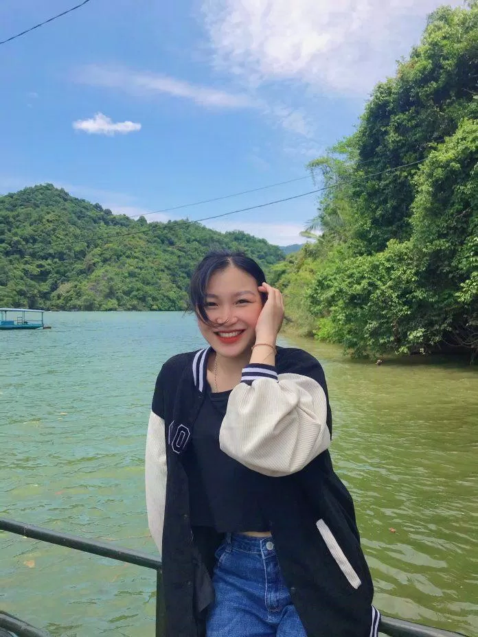Chiếc view hướng ra Hồ tuyệt đẹp (Ảnh: Thảo Vân). Chiếc view hướng ra Hồ tuyệt đẹp (Ảnh: Thảo Vân).
