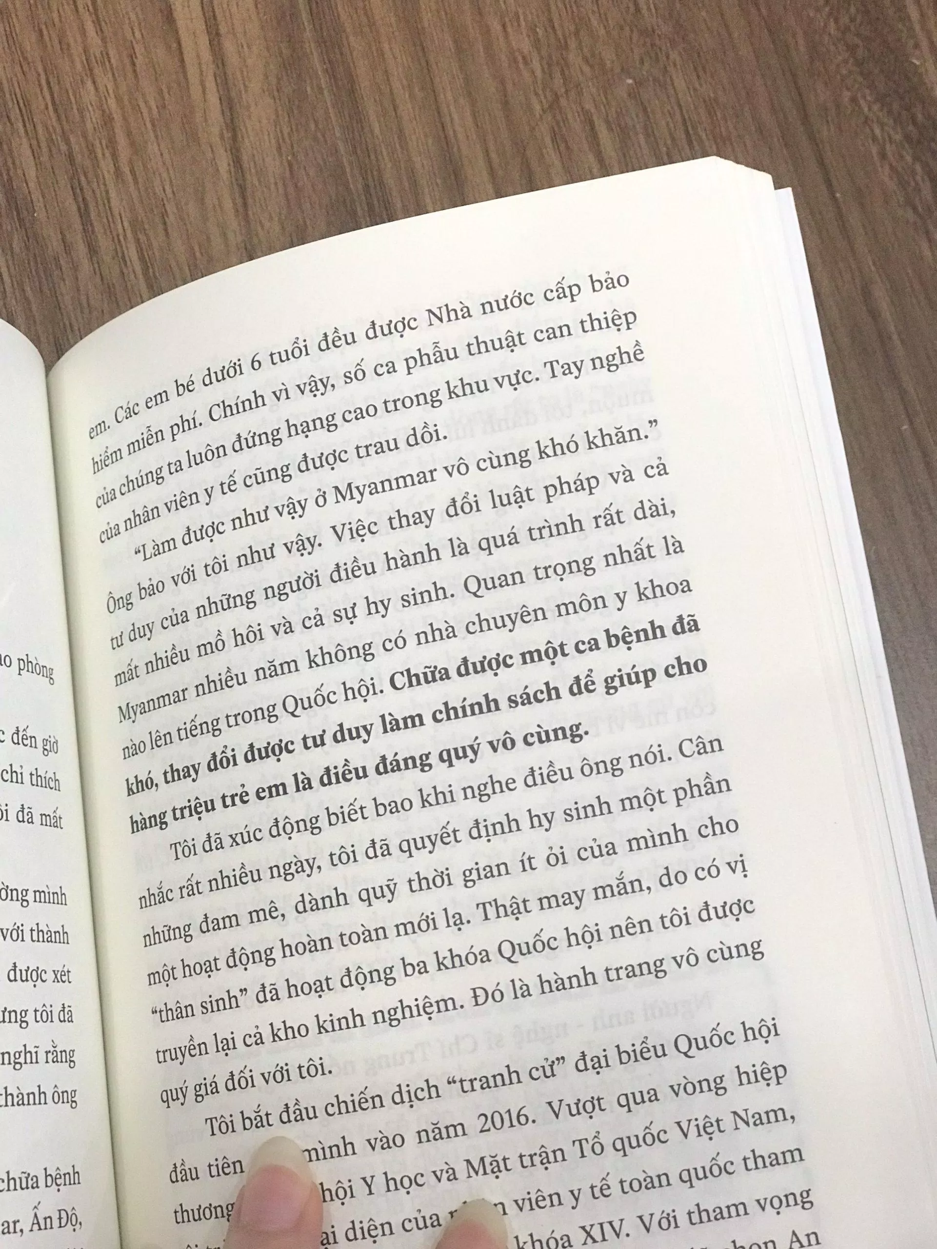 Tổng thống Myanmar ngưỡng mộ nền y tế Việt Nam. (Nguồn: BlogAnChoi)