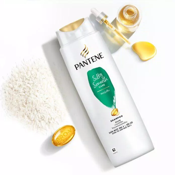 Dầu gội Pantene giúp phục hồi tóc từ sâu bên trong nhờ công thức Pro-V (Nguồn: Internet)