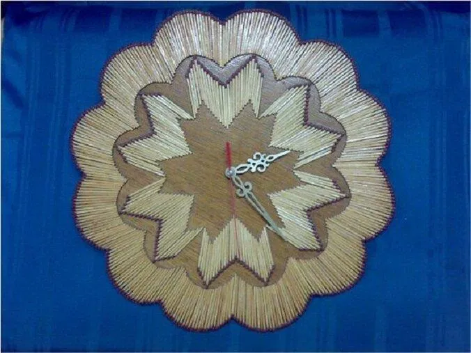 Mặt đồng hồ được xếp từ que diêm (Nguồn: Internet) Mặt đồng hồ được xếp từ que diêm (Nguồn: Internet)