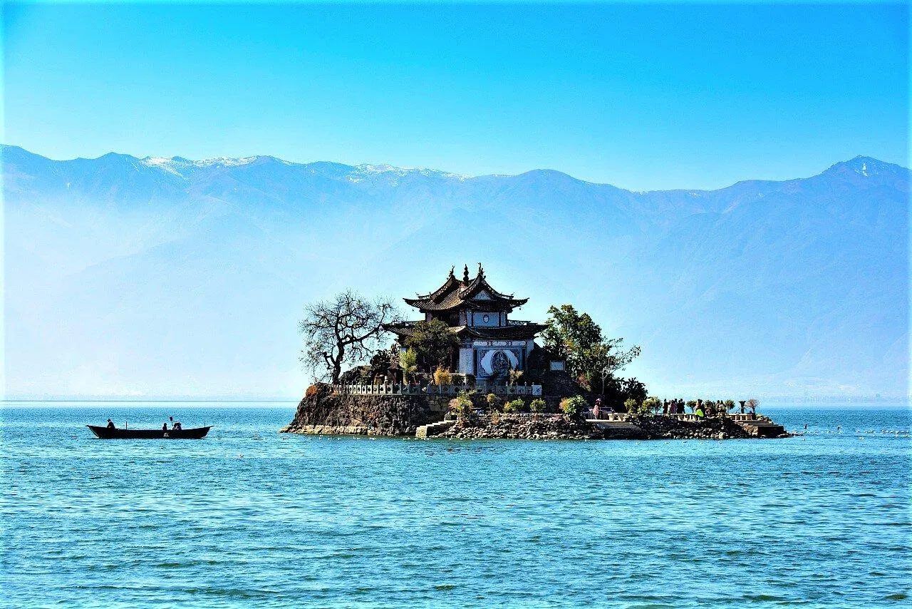 Cảnh đẹp phong hoa tuyết nguyệt ở Thương Sơn Nhĩ Hải. (Ảnh: Internet)