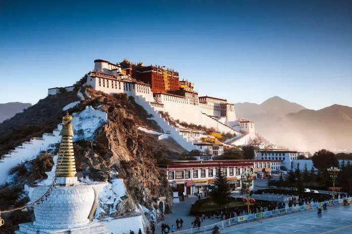 Cung điện ở Tây Tạng, nơi gần bầu trời nhất.  (Ảnh: Internet)