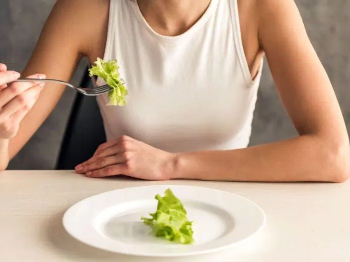 Ăn kiêng có nên khó khăn như vậy không?  (Hình: Internet).