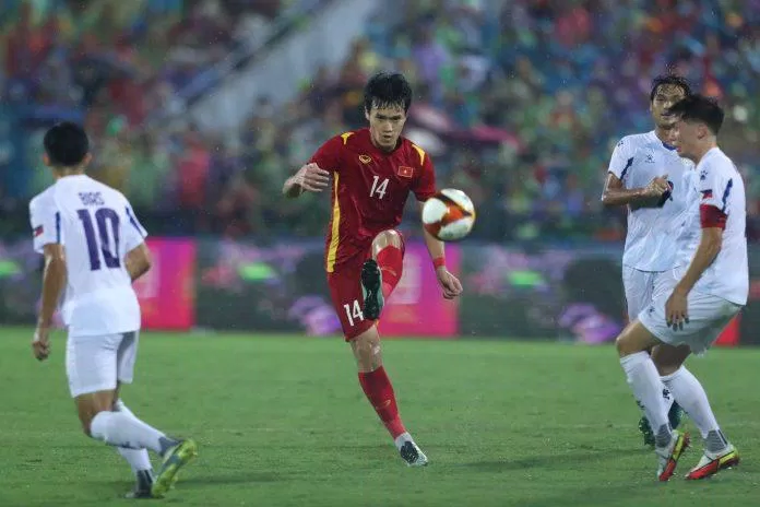 Những pha xử lý đến từ Hoàng Đức luôn là nguồn cảm hứng bất tận cho U23 Việt Nam (Nguồn: Internet).