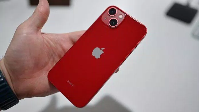 iPhone 13 màu đỏ (Nguồn: Internet)