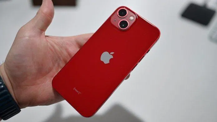 iPhone 13 màu đỏ (Nguồn: Internet) iPhone 13 màu đỏ (Nguồn: Internet)