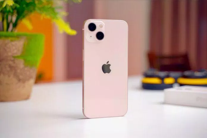 iPhone 13 màu hồng (Nguồn: Internet)