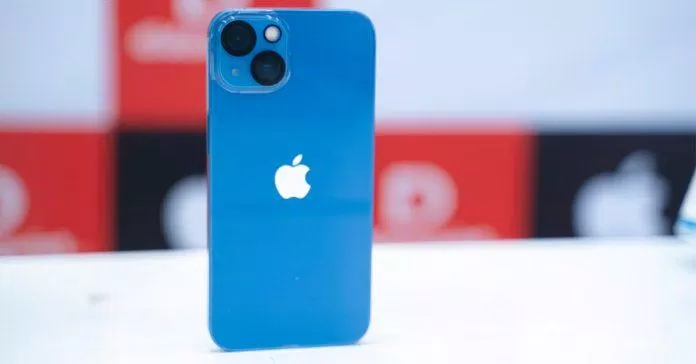iPhone 13 màu xanh Blue (Nguồn: Internet)