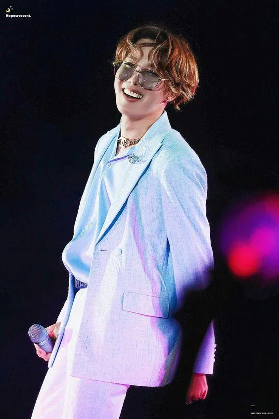 J-hope và bài hát '"Just dance" (Ảnh: Internet) Nếu crush của bạn là ARMY, hãy tỏ tình bằng 8 bài hát của BTS, đảm bảo crush gật cái rụp! ARMY bài hát blueberry eyes Boy With Luv BTS cảm xúc christmas tree Crush Euphoria gen Z giải trí just dance KPOP love Moon OST tình cảm tình cảm tuổi teen tỏ tình With you yêu thương