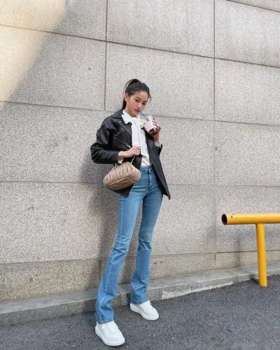 Sở hữu chiều cao nổi bật Won Young đa phần đều phối với những đôi giày sneaker đế thấp (Nguồn: Internet) Sở hữu chiều cao nổi bật Won Young đa phần đều phối với những đôi giày sneaker đế thấp (Nguồn: Internet)