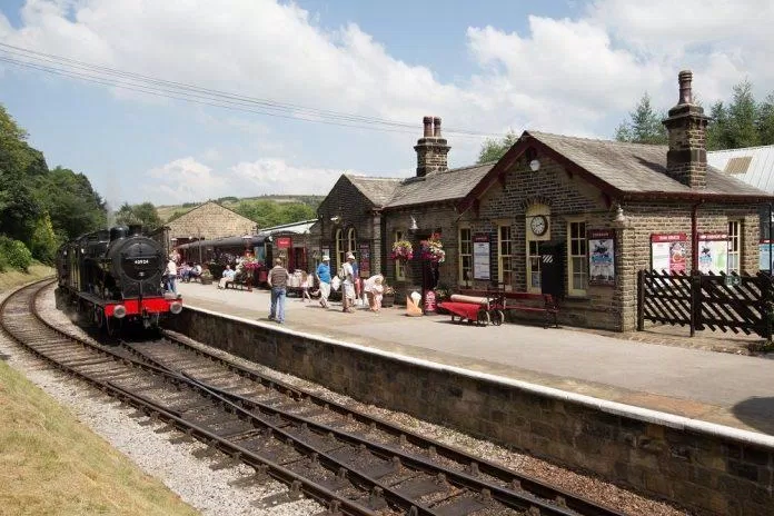 Tuyến Keighley - Oxenhope, Worth Valley (Ảnh: Internet) Tuyến Keighley - Oxenhope, Worth Valley (Ảnh: Internet)