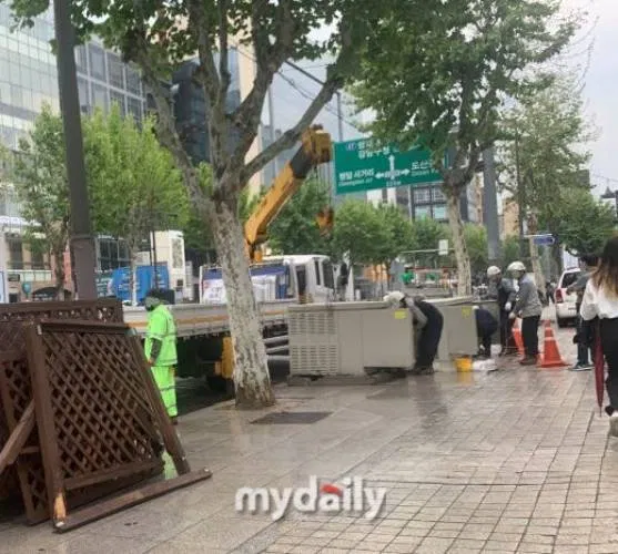 Các nhân viên điện lực phải tốn hơn 5 tiếng để sửa chữa hậu quả của vụ va chạm (Nguồn: Internet)