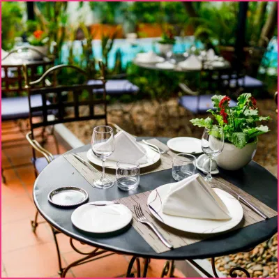 Khác với các nhà hàng 5 sao khác, không gian tại La Villa vô cùng thoáng mát nhưng không kém phần lịch thiệp (Nguồn: La Villa French Restaurant)