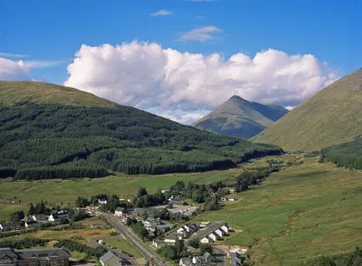 Làng Tyndrum - ngôi làng nhỏ nhất Vương quốc Anh (Ảnh: Internet) Làng Tyndrum - ngôi làng nhỏ nhất Vương quốc Anh (Ảnh: Internet)