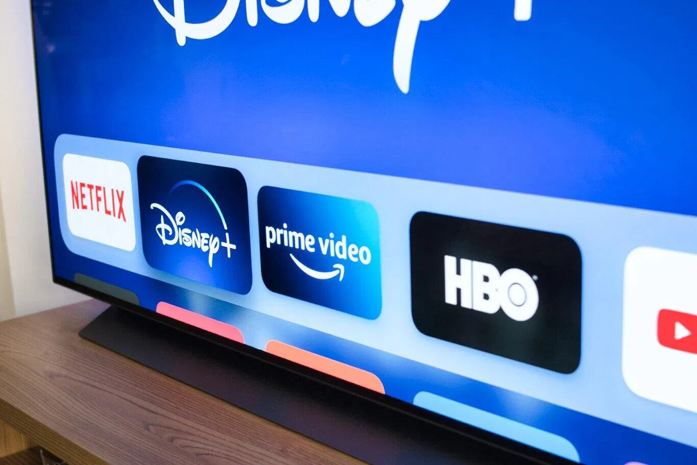 Rất nhiều dịch vụ stream cạnh tranh với Netflix (Ảnh: Internet).