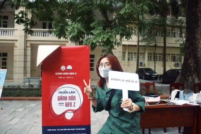 Rất nhiều hình ảnh về sự tương tác của các bạn trẻ với triển lãm đã được ghi lại (Nguồn ảnh: Internet) Rất nhiều hình ảnh về sự tương tác của các bạn trẻ với triển lãm đã được ghi lại (Nguồn ảnh: Internet)