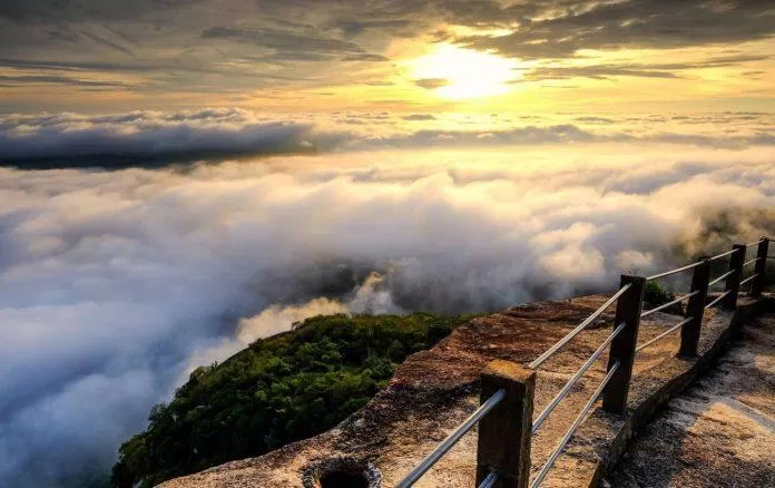 Núi Cô Tô - địa điểm săn mây lý tưởng (Nguồn: Internet)
