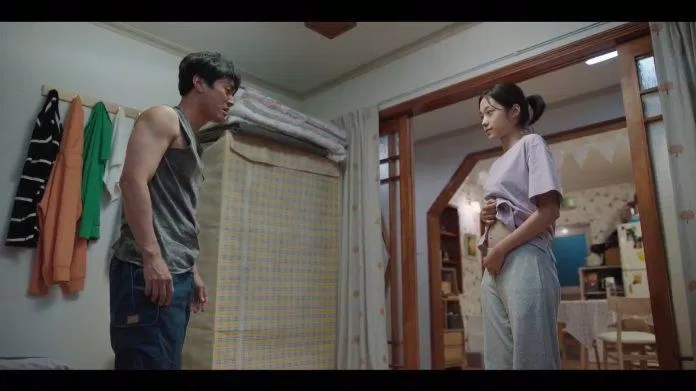 Young Joo (Roh Yoon Seo) thú nhận với bố (Ảnh: Internet)