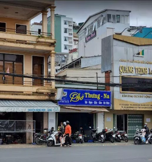 Quán khi được nhìn từ bên ngoài (Nguồn: Internet)