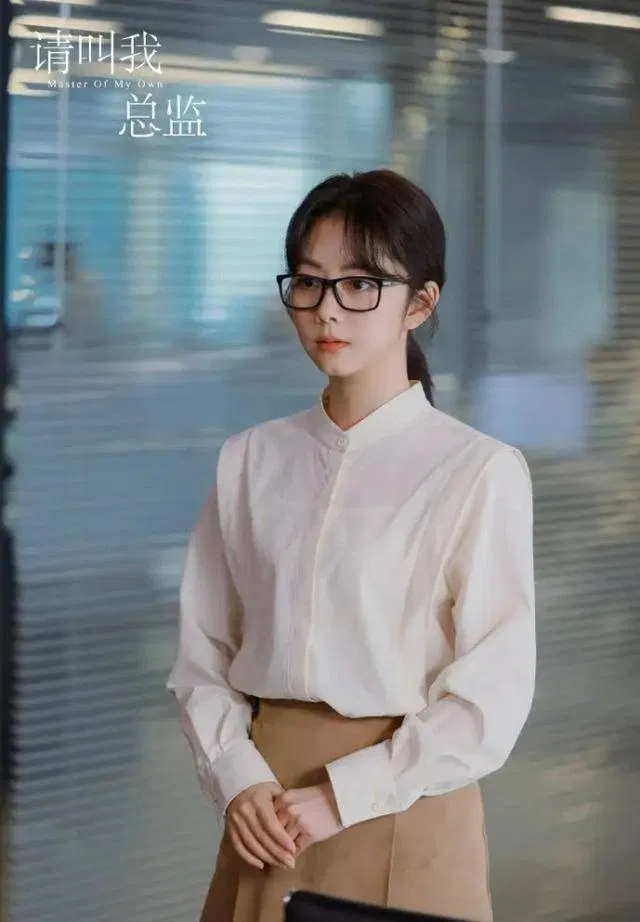 Đàm Tùng Vận thật sự sở hữu gương mặt không tuổi.