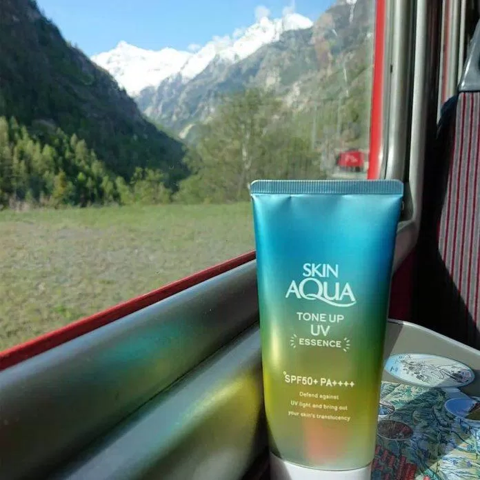 Crème solaire Skin Aqua Tone up UV Mint Green Essence Japon (Source : Internet)