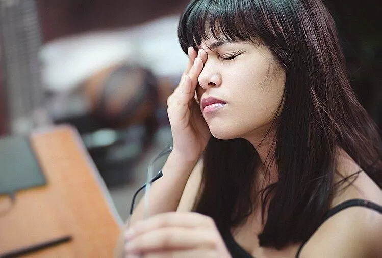 Sờ vào mặt là không hợp vệ sinh (Nguồn: Internet) Sờ vào mặt là không hợp vệ sinh (Nguồn: Internet)