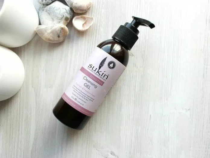 Sữa rửa mặt tẩy tế bào chết Sukin Sensitive Cleansing Gel (Nguồn: Internet)