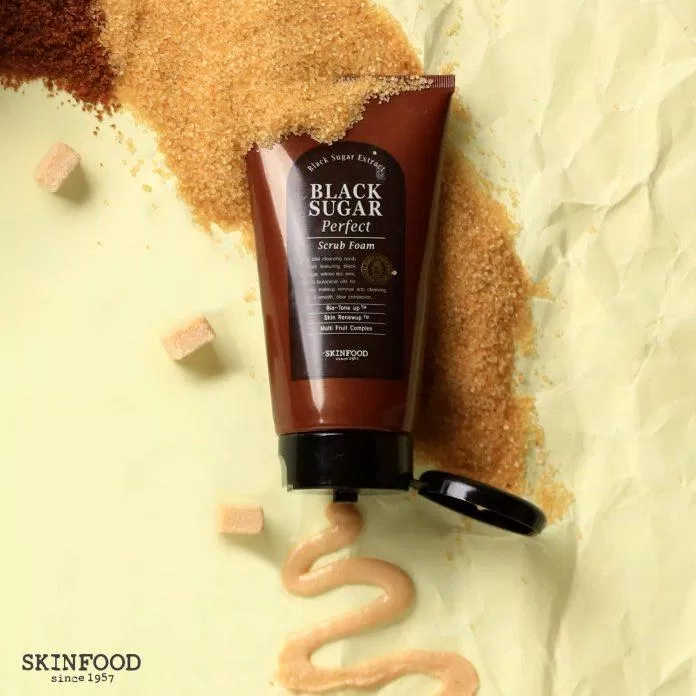 Sữa rửa mặt Skinfood Black Sugar Perfect Scrub Foam (Nguồn: Internet)